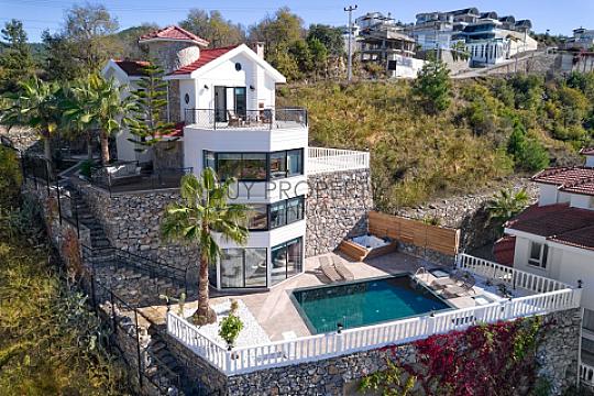 Seaview villa with private pool in Kargicak, Alanya